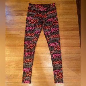 Zumba Amor - colorful & unique leggings ( hard to find ) size SM ( New )